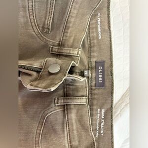 DL1961 Mara Straight Mid Rise Instasculpt Ankle